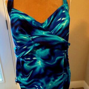 Land''s End Beautiful Ocean Colors 22W Tankini top w/ Built in Bra